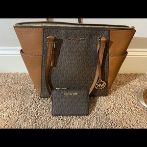 Michael Kors shoulder bag with matching wallet